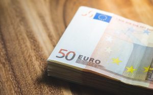 ΥΠΟΙΚ: Πενήντα χιλιάδες αιτήσεις για αναστολή δόσεων δανείων συνολικού ύψους €10 δισ.
