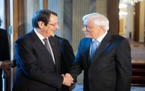 Πρόεδρος της Ελληνικής Δημοκρατίας: “Η λύση κατά το ευρωπαϊκό δίκαιο δεν νοεί στρατεύματα κατοχής και εγγυήσεις τρίτων”