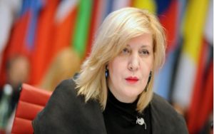 Έρευνα για τις επιθέσεις εναντίον δημοσιογράφου και δικηγόρου στην Τσετσενία ζητά η Επίτροπος Dunja Mijatović