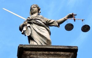 ΔΕΕ: Προτάσεις του Γ. Εισαγγελέα επί της διαδικασίας προαγωγής των δικαστών