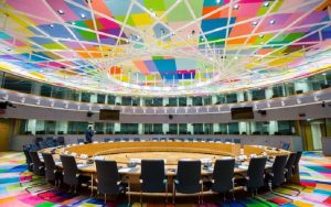 Συμβούλιο ΕΕ: Περιορίζει τις συνεδριάσεις των Υπουργών