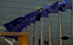 Πακέτο μακροοικονομικής χρηματοδοτικής συνδρομής 3 δισ. ευρώ σε 10 εταίρους ΕΕ, ενέκρινε η Κομισιόν