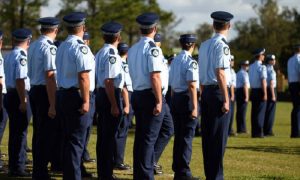 Μισθοδοτική ανέλιξη Αστυνομικών: Οι νέοι Κανονισμοί προσκρούουν στη νομοθεσία που απαγορεύει τις προσαυξήσεις