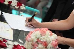 ΥΠΕΣ: 3,600 εικονικοί γάμοι που δεν μπορούν να ακυρωθούν – Ψάχνουν τα ‘νομικά εργαλεία’ για να ρυθμιστεί το θέμα