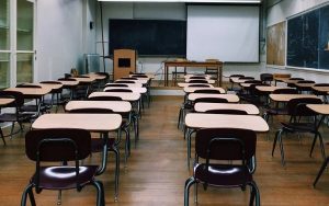 Mε αλλαγές στα τετράμηνα η νέα σχολική χρονιά – Εγκρίθηκαν από τη Βουλή οι νέοι κανονισμοί