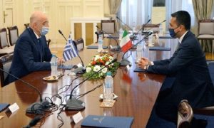 Υπεγράφη η ιστορική συμφωνία οριοθέτησης θαλλασίων ζωνών Ελλάδος- Ιταλίας