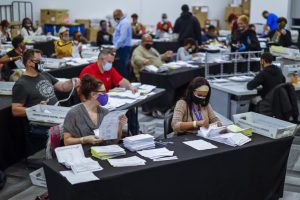 Δικαστές σε Τζόρτζια και Μίσιγκαν απέρριψαν προσφυγές του επιτελείου Τραμπ για αναστολή καταμέτρησης ψήφων