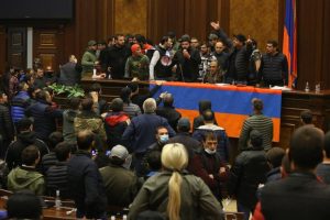 Συμφωνία για τερματισμό εχθροπραξιών στο Ναγκόρνο Καραμπάχ υπέγραψαν Αρμενία και Αζερμπαϊτζάν με Ρωσία