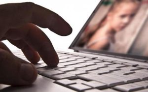 Το ΕΚ ενέκρινε προσωρινό κανονισμό για προστασία παιδιών από σεξουαλική κακοποίηση στο διαδίκτυο