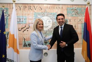 Αμοιβαία στήριξη σε Κυπριακό – Ναγκόρνο Καραμπάχ, εξέφρασαν η Αννίτα Δημητρίου και ο Αρμένιος ομόλογός της