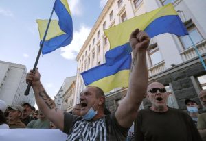 Κυρώσεις κατά ακόμα οκτώ ατόμων από την Ευρωπαϊκή Ένωση για υπονόμευση της εδαφικής ακεραιότητας της Ουκρανίας