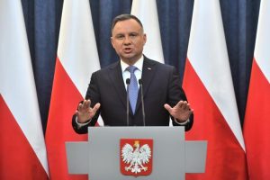 Προεδρικό βέτο στον επίμαχο νόμο περί Τύπου στην Πολωνία