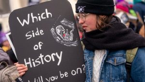 ΗΠΑ: Εγκρίθηκε και από τη γερουσία της Φλόριντα το ν/σ για την απαγόρευση των αμβλώσεων μετά τη 15η εβδομάδα της κύησης