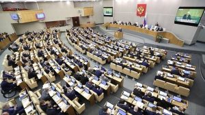 Η Δούμα ψήφισε νόμο με τον οποίο εισάγονται βαριές ποινές για τη δημοσίευση «ψευδών» ειδήσεων για τον ρωσικό στρατό