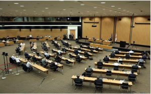 Πρόταση νόμου για τρίμηνη στοχευμένη αναστολή διαδικασίας εκποίησης ενυπόθηκων ακινήτων, ενέκρινε η Ολομέλεια Βουλής