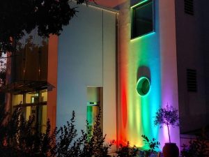 Η Βουλή των Αντιπροσώπων φώτισε το κτίριο της για τη Διεθνή Ημέρα κατά της Ομοφοβίας