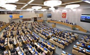 Οι Ρώσοι νομοθέτες διευκολύνουν το κλείσιμο των ξένων μέσων ενημέρωσης