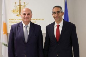 Ζητήματα ηλεκτρονικής  δικαιοσύνης και έκδοσης εκζητουμένων προσώπων συζήτησαν οι επικεφαλής  Νομικής Υπηρεσίας με Έλληνα Υπουργό Δικαιοσύνης