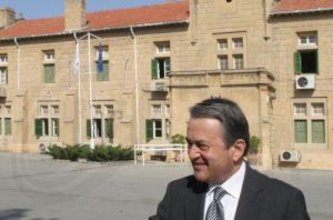Τις νομικές και πολιτικές πτυχές του Κυπριακού ανέλυσαν έγκριτοι ομιλητές από Ελλάδα και Κύπρο στην εκδήλωση εις μνήμην Κ. Χρυσοστομίδη
