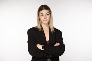 Μία γυναίκα νεκρή, ένα νομικό ερώτημα: Πώς αντιμετωπίζει το Δίκαιο τη γυναικοκτονία;